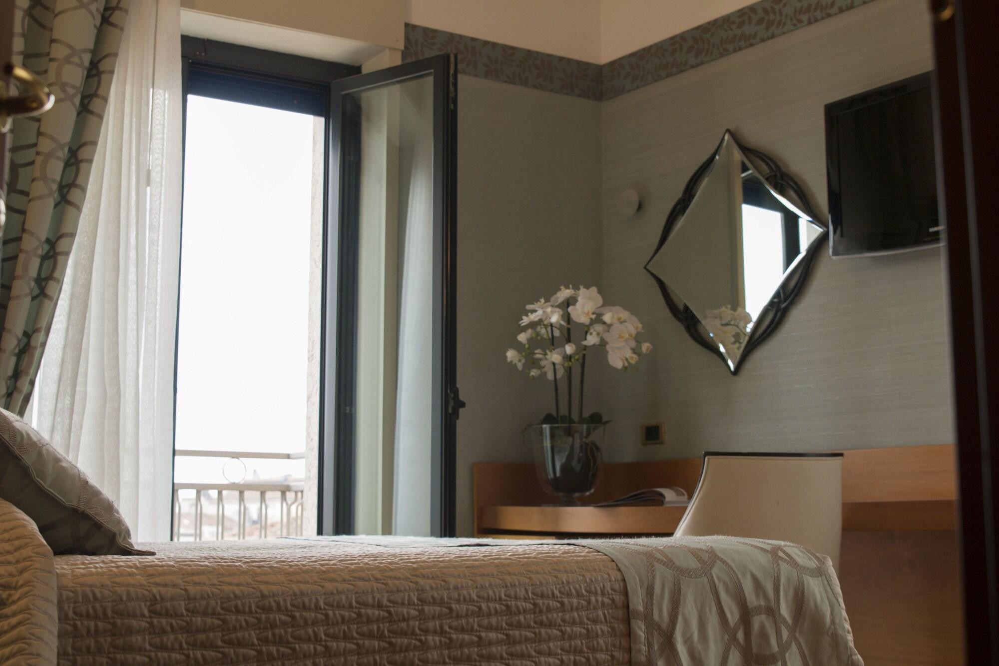Hotel Europa Verona Esterno foto