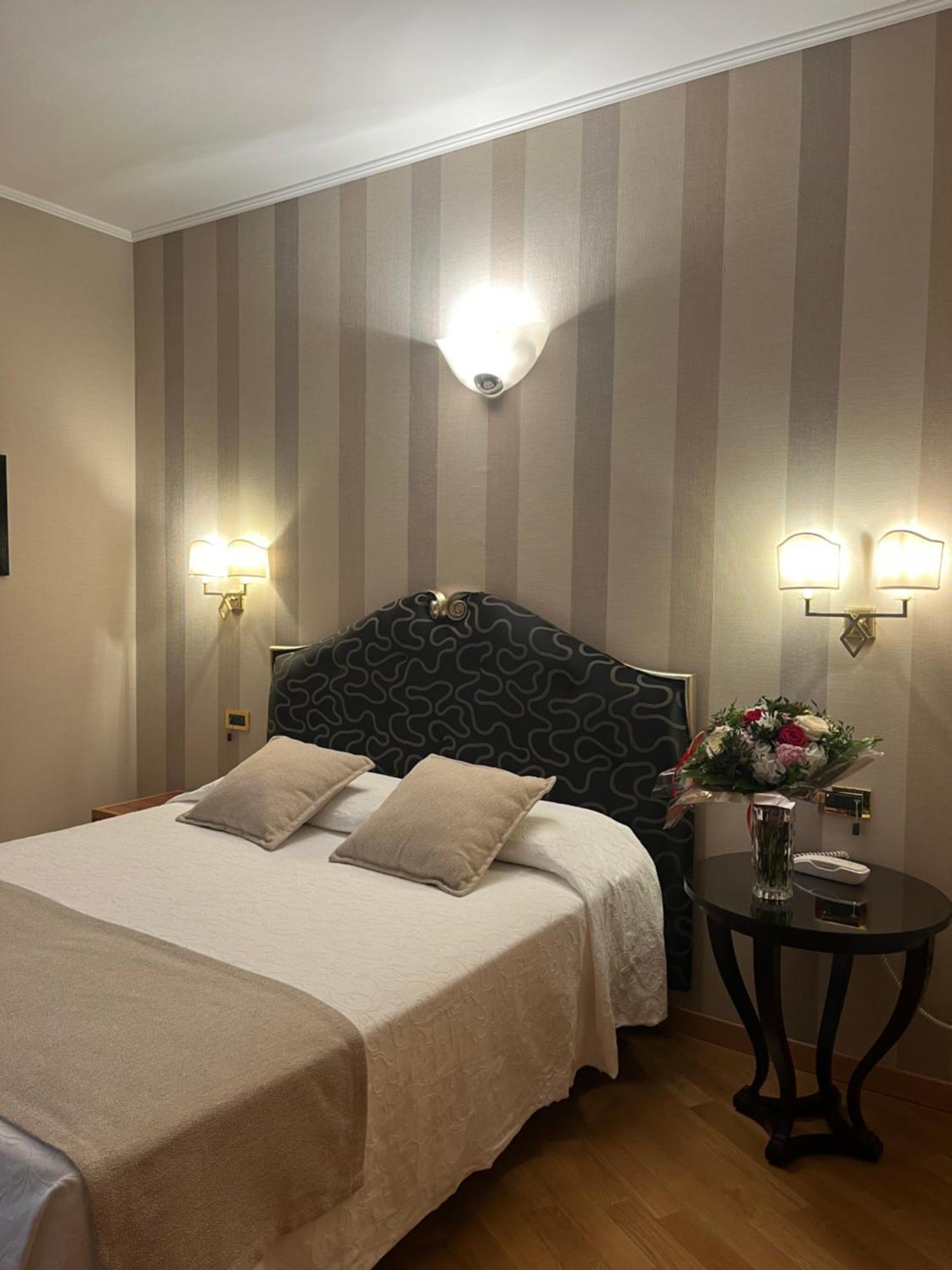 Hotel Europa Verona Esterno foto
