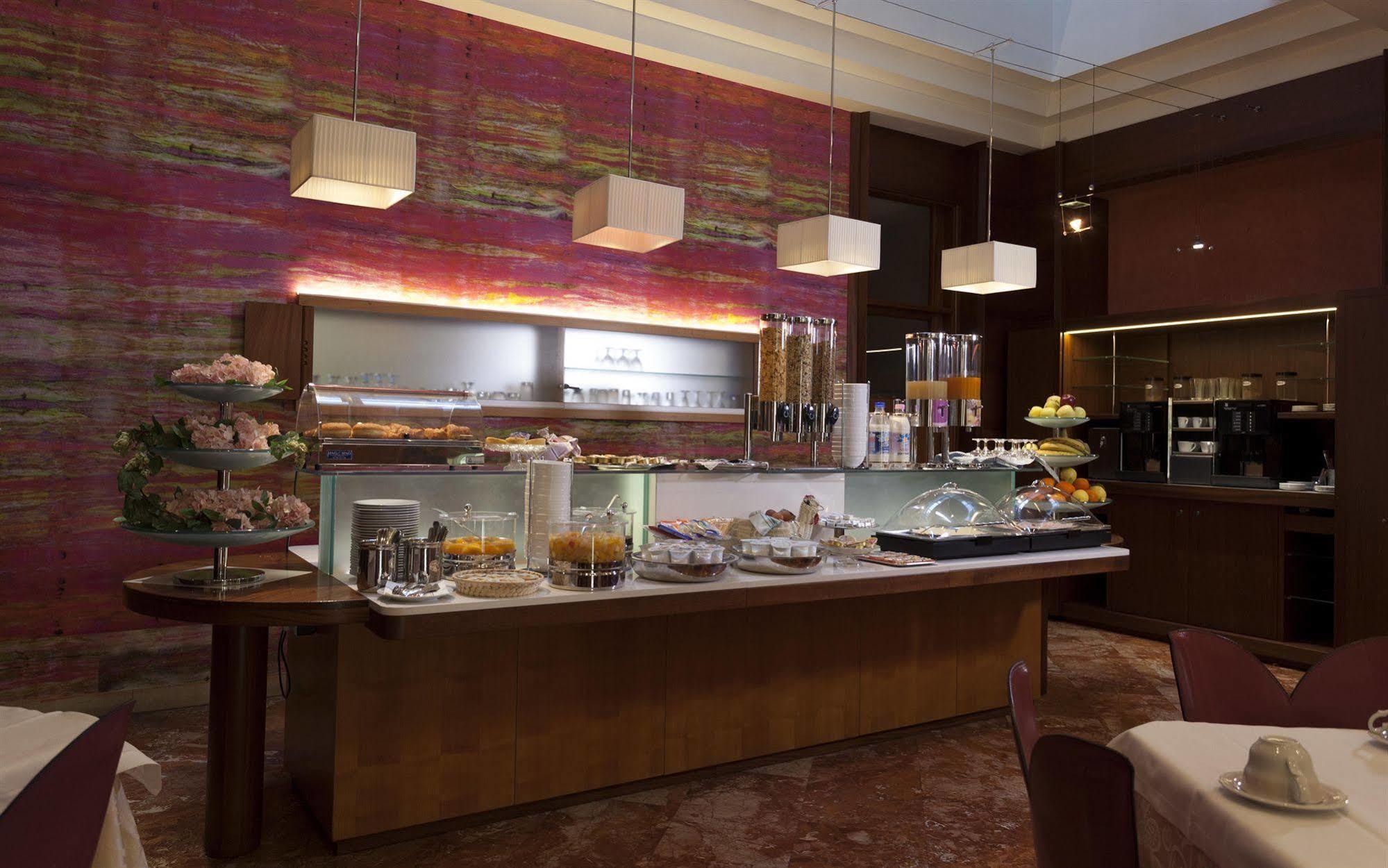 Hotel Europa Verona Esterno foto